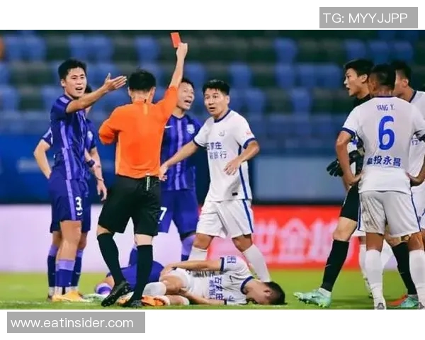 武汉队成功卫冕中超冠军，破2年不败纪录力压恒大夺冠震惊球迷